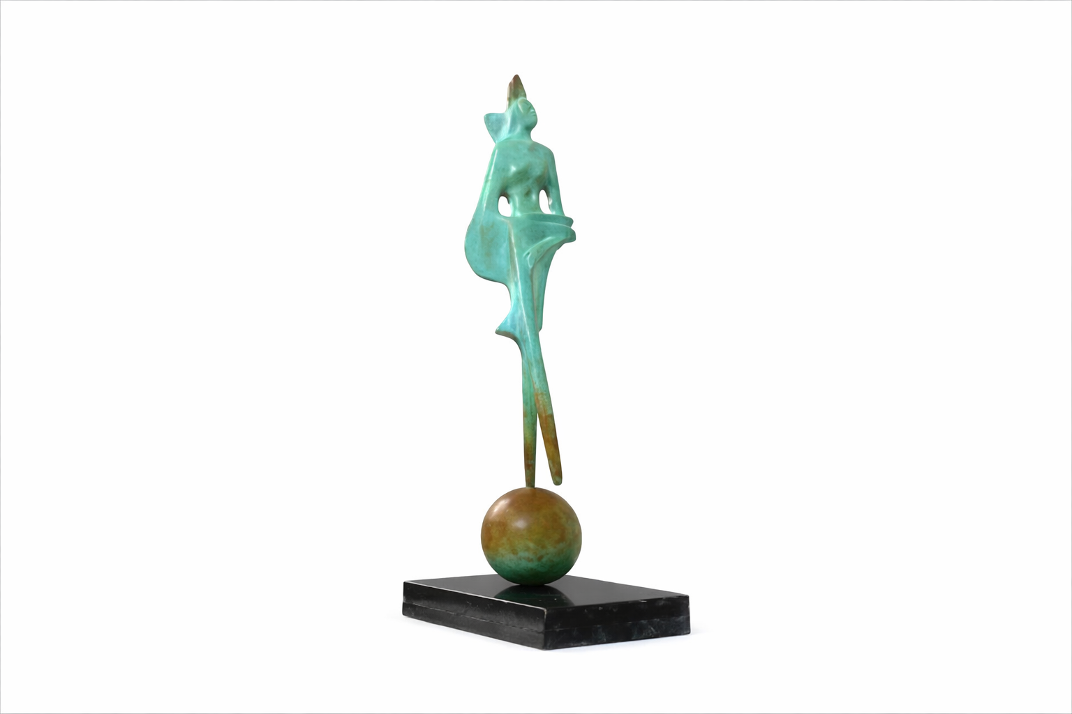 Catwalk – Bronze Sculpture by Ali Esmat